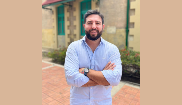 UninorteCO's tweet photo. #UninorteNoticia | 🧵 Conoce a Jaime Alfaro (@Jalfarodecastro), un @egresadoUNorte que sueña con dejar su huella en la sociedad. 🏭

Este egresado de 36 años cuenta que gran parte de su éxito lo ha logrado gracias a las múltiples experiencias laborales que ha tenido. 👇 https://t.co/wbM9R8OlKM