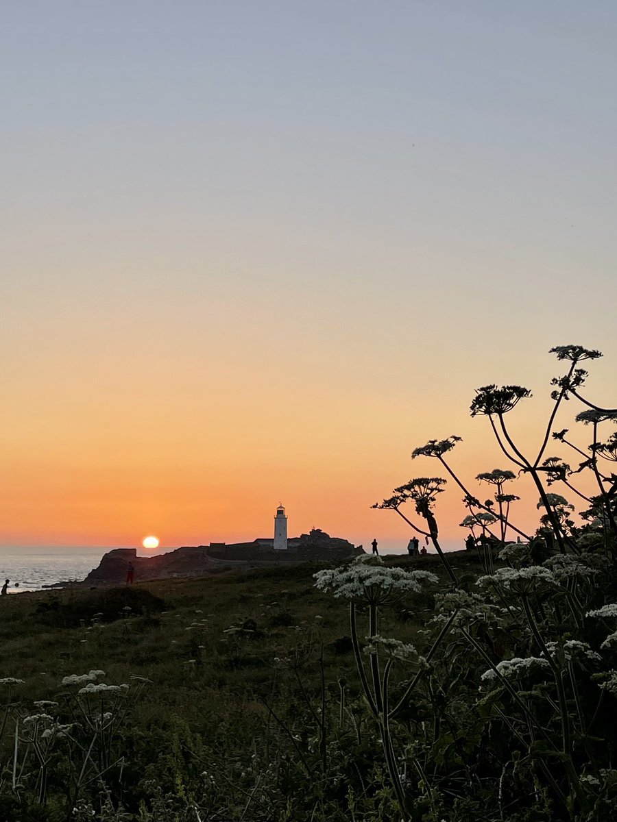 The #longestdayoftheyear 2022 at #Godrevy #Cornwall #SummerSolstice2022 #SummerSolstice @BBCCornwall @beauty_cornwall @weloveourbeach @Cornwall_Coast