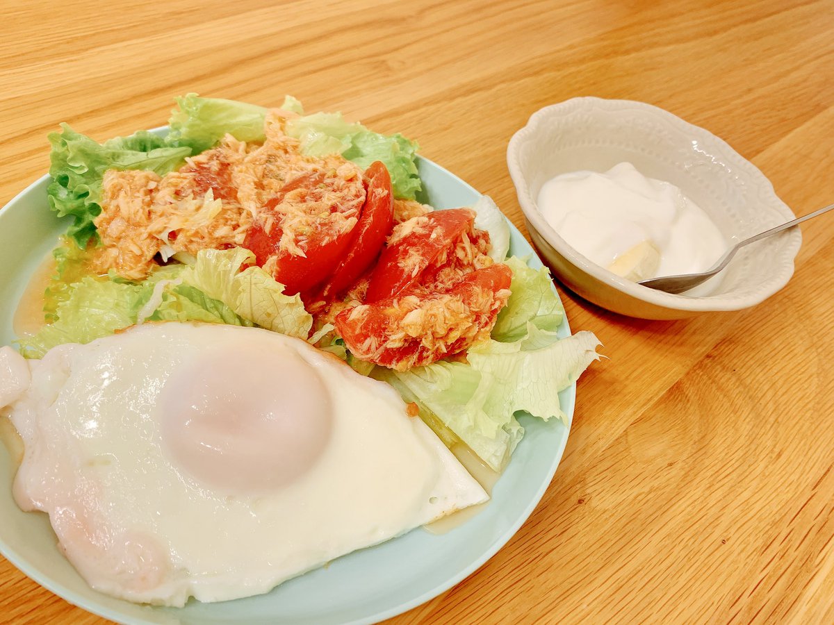 raku_hapi's tweet photo. おはようございます☀

今日の朝ごはんは、たっぷりツナとトマトのサラダ🍅😋

今日も1日がんばりましょう🙌

#朝ごはん 
#朝食 
#おうちごはん 
#おうちご飯 https://t.co/WjkHYFHCUj