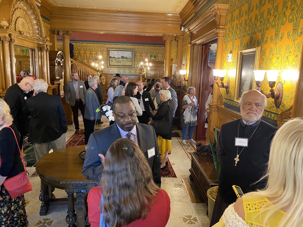 ZeynepKaripard2's tweet photo. @GovCox hosted faith leaders in his mansion. 
It is extremely important for faith leaders to see they are supported in Utah community. Utah state is leading with example in building bridges.
 @EmeraldHillsIns @InterfaithSLIR 
@LGHendersonUtah 
@UtahGov 
@fox13 
@KSLcom @Deseret https://t.co/6XFI1eCauV