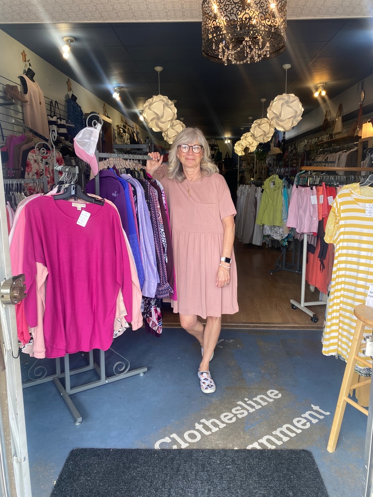 CloverdaleCOC's tweet photo. Tag Tuesday!

This Tuesday we are tagging the Clothesline Consignment store located here in Cloverdale providing gently worn, contemporary, and designer clothing items at affordable prices!

To get even more connected with other local  businesses visit our website at https://t.co/f6mehjvKIx