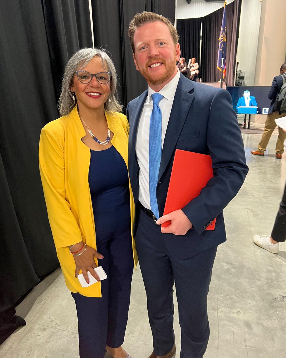 illinoisdems's tweet photo. DPI Chair Dr. @RobinLynneKelly was proud to keynote the Indiana Democratic Party's convention last weekend. Democrats are delivering in Illinois, Indiana, and across the country! #BigDemWeekend https://t.co/QY0elkimfB