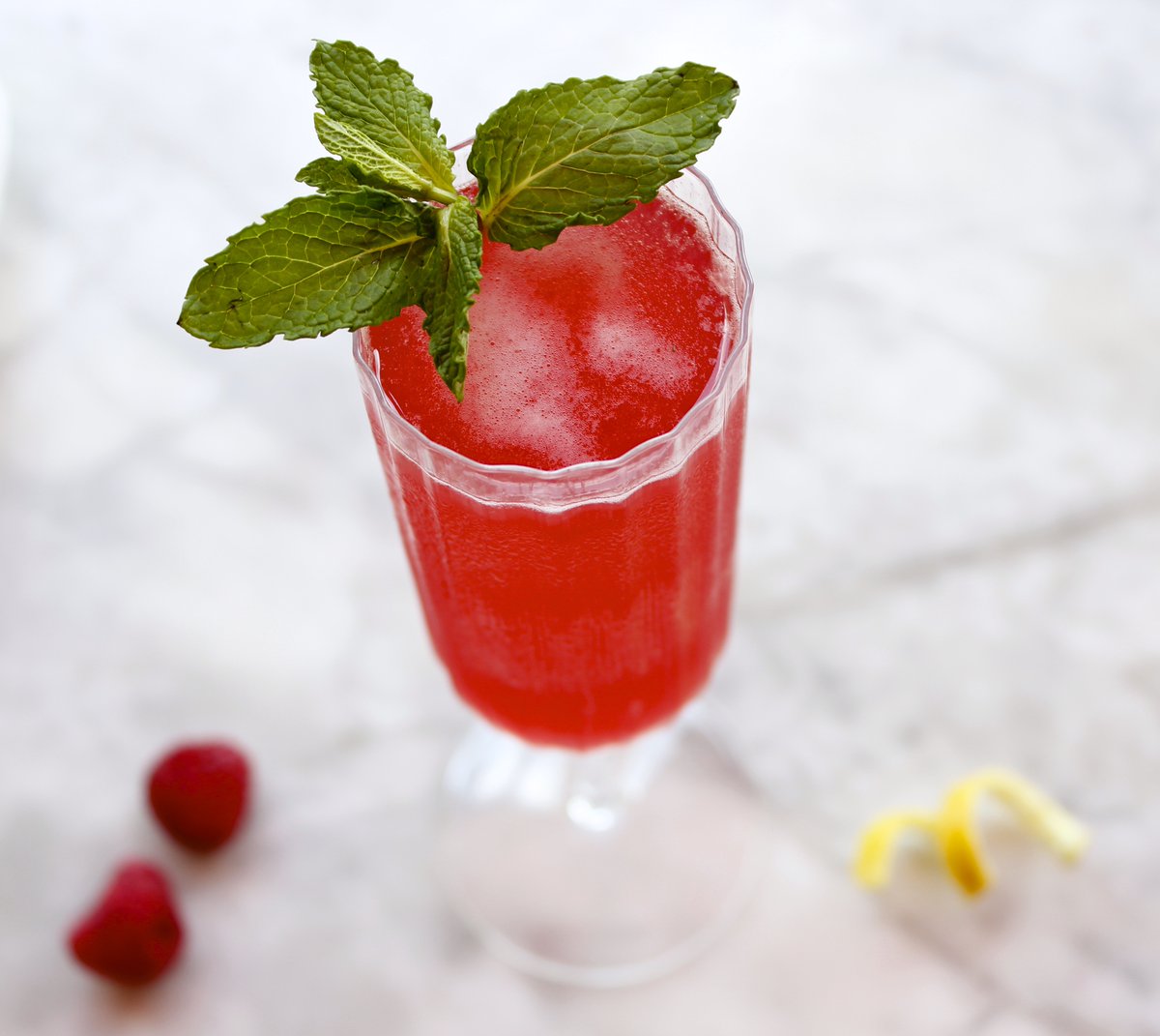 Refresh your Summer with one of our Specialty Cocktails 🤗🍾