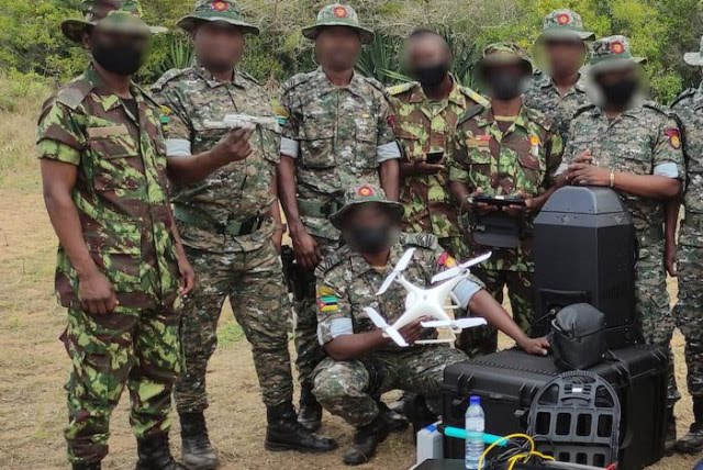 DelgadoCabo's tweet photo. In #CaboDelgado, insurgents use small &amp; fast drones to monitor, identify or bomb troops, recent report spotted one at a military barracks in #Pemba 

In march, #Mozambique downed 3 insurgents drones, that were allegedly gathering intelligence

https://t.co/L8I3dRpJgX https://t.co/EqZ8fQhfWZ