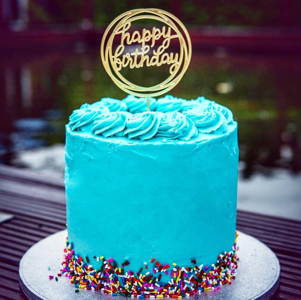 cupcakeberlin's tweet photo. Birthday Cake π°π #layercake #happybirthday #rainbowsprinkles #creamcheesefrosting #cakeberlin #cupcakeberlin ππ https://t.co/lWaYibtdQr