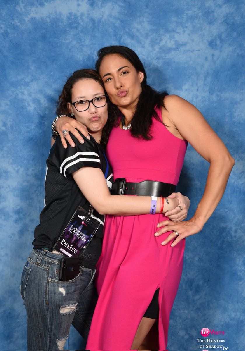 TMI_Uruguay's tweet photo. Just stopping by to wish this amazing woman an even more amazing birthday! All the love and hugs through the distance ๐๐๐
#HappyBirthday @NicolaNCD โค
#HappyBdayNicola #ShadowFam #Shadowhunters #THOSbe #MamaLightwood #felizcumpleaรฑos https://t.co/EofoaQcVN4