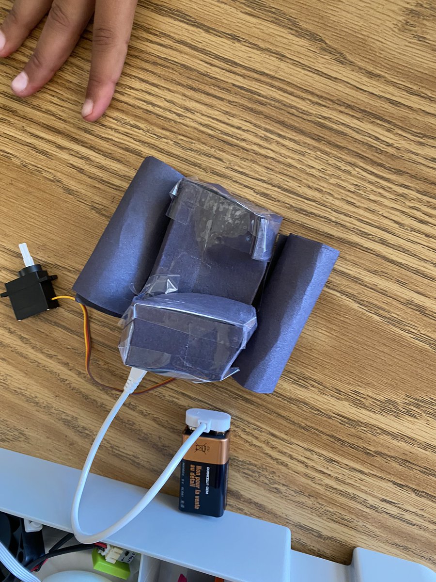 outragejes's tweet photo. more noise making chairs @littleBits https://t.co/wy3oRGYiD6