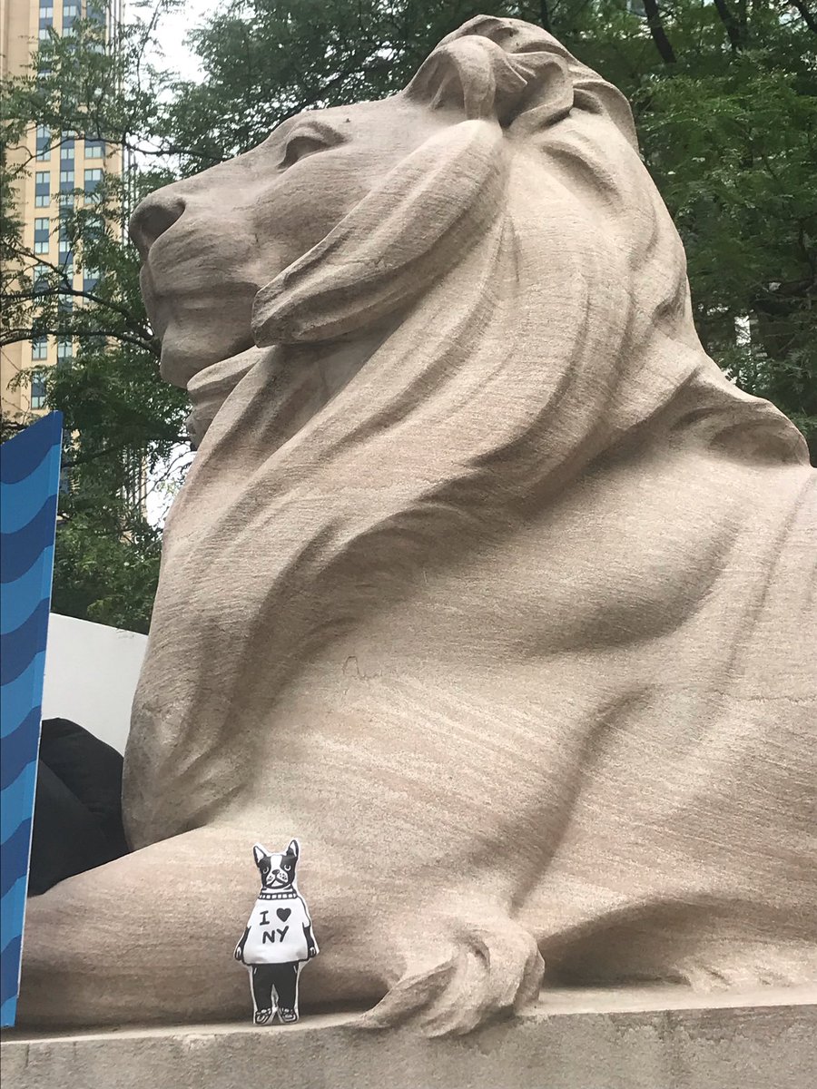 Toasty_ville's tweet photo. I also ran into this guy on the way out… who ya gonna call ? 👻 #waffles  #NFTNYC #toastyville https://t.co/nwYgTfjmTV