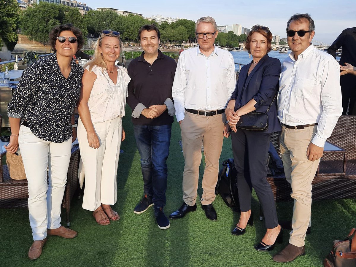 Bravo aux lauréats de la personnalité de l’année #CXPARIS22 #cxawards avec Frederic Mazzela le parrain de cette édition <a href="/mazaic/">Fred Mazzella</a> #experienceclient