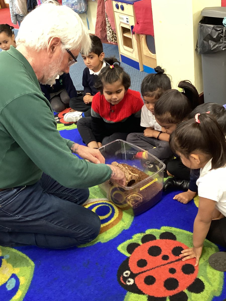 MissModi21's tweet photo. Nursery PM have been enjoying the mini beasts workshop. They looked at different mini beasts and enjoyed exploring the different textures. @AbbeyMead_TMET @MeetTheBeasts #minibeasts https://t.co/UrEWsjq3zs
