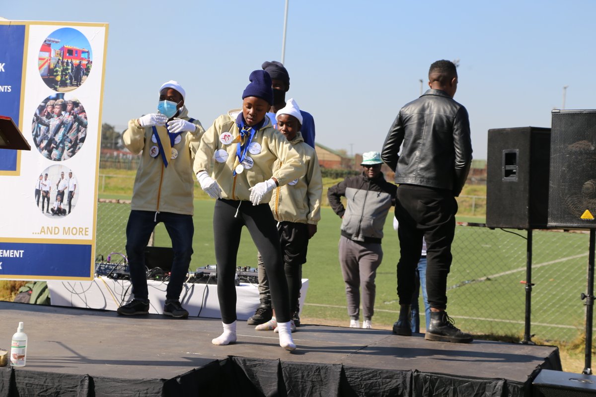 SupremeCadets's tweet photo. #CelebrationWednesday🥳🎊🎉
We have very talented boys &amp; girls in our Organisation that participated in poetry, dancing &amp; music. These are some of the highlights from our Achievers Walk 😉👌🏾😃

#SCI
#MakingEsucationFashionable https://t.co/wFd0oSBI86