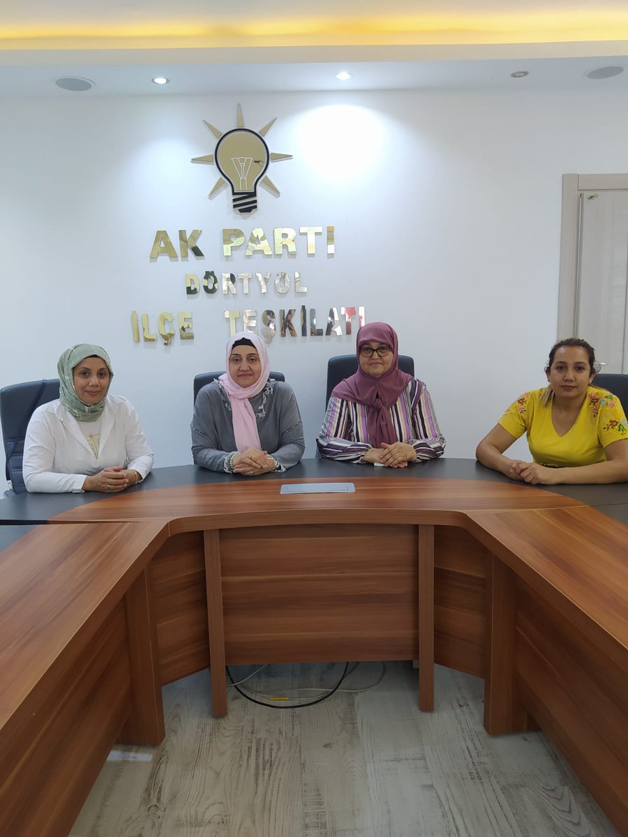 📌 İlçe teşkilâtımızdayız,

Kadın kolları teşkilat başkanı Sevgi TUMLUER ve Siyasi işler başkanı Emine UZUN  başkanlığında yönetim kurulu üyelerimiz ile birlikte haftalık olağan istişare toplantısı gerçekleştirildi. Alınan kararlar hayırlara vesile olsun inşallah.