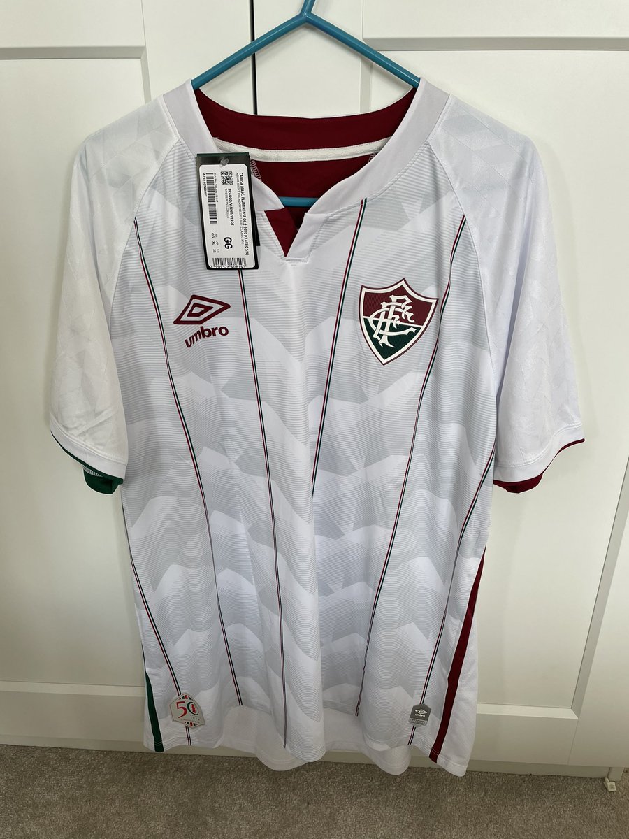 JdoShirts's tweet photo. FOR SALE:

BNWT Fluminense 2020 - Away - XL - £15

Mint condition, RTs appreciated 😃 https://t.co/O5sDekJR9f