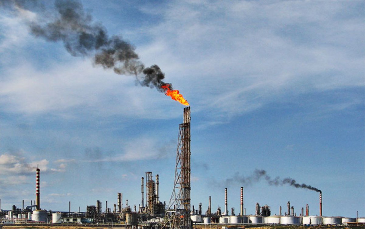 Cardón suspendió producción de gasolina por #Fallas en reformador de nafta - El reformador de nafta de la refinería Cardón, que produce componentes de alto octanaje para gasolina; es clave  ... - bit.ly/3P4M8S3

#ProducciónDeGasolina #RefineríaCardón #ReformadorDeNafta