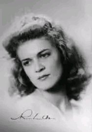 Hace cien años nacía Carilda Oliver Labra, la escritora, periodista, abogada, dibujante, maestra, una mujer de su tiempo, lírica y rebelde, la mujer que encontró la poesía en cada detalle de la vida, la que le cantó a su ciudad, a Fidel, al amor...