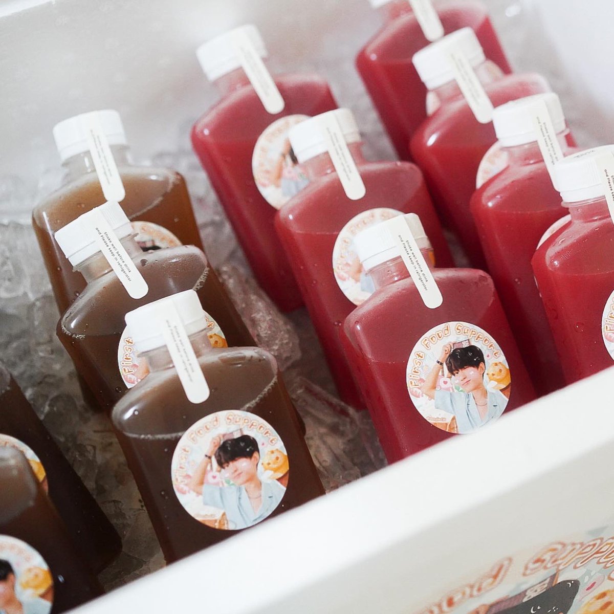 brownandco_th's tweet photo. We have many drinks for your loved one❤️ Please feel free to contact us ka🥰

#foodsupport #foodsupportthailand #foodsupportศิลปิน #อาหารว่าง #snackbox #ข้างกล่องdelivery #First_Chalongrat #รักแรกของเฟริสท์ #Domjiw #ด้อมจิ๋ว https://t.co/AzDjtIpica