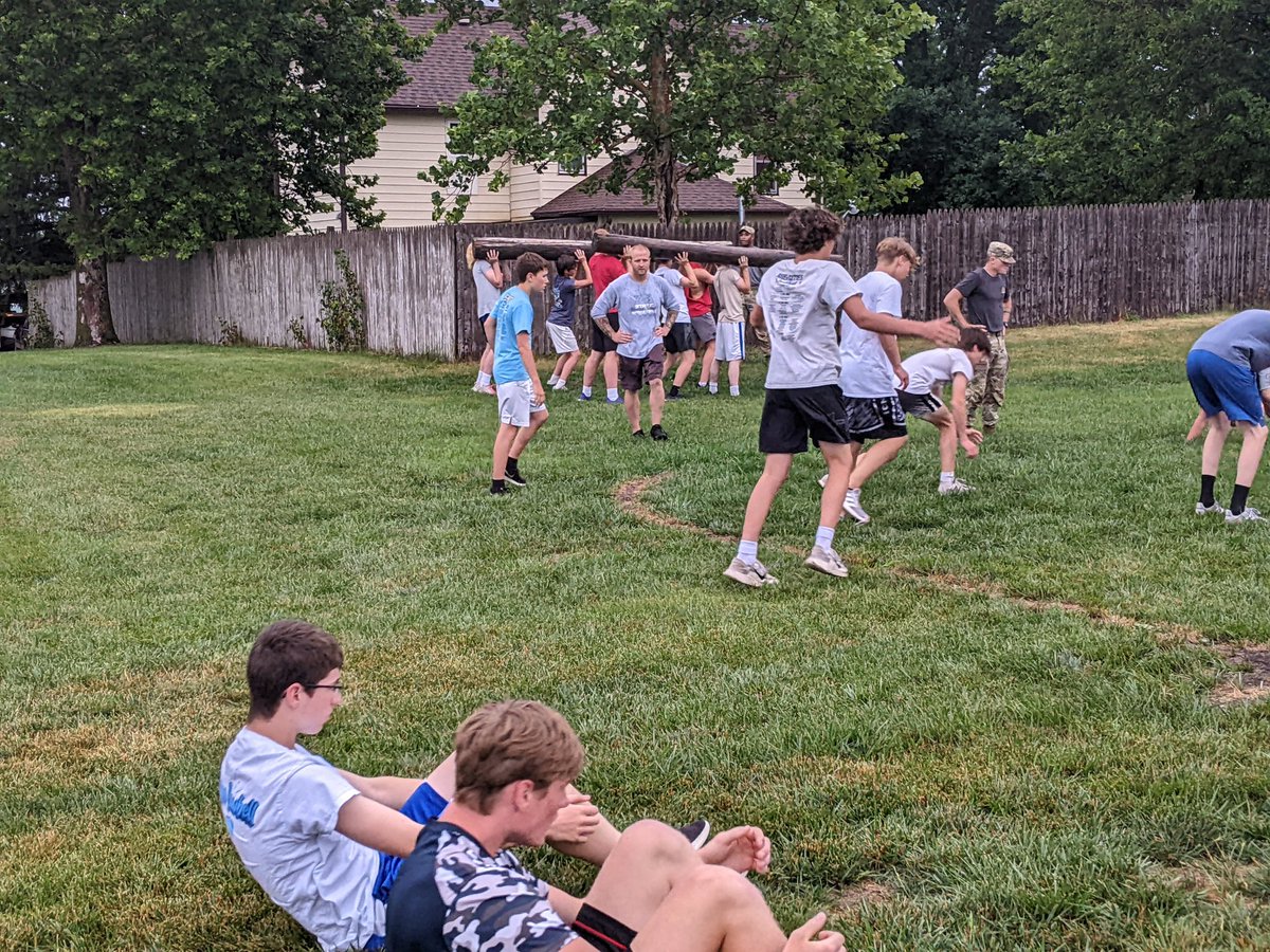 FreemanFootball's tweet image. Morning exercises with the Nebraska National Guard. Teamwork!