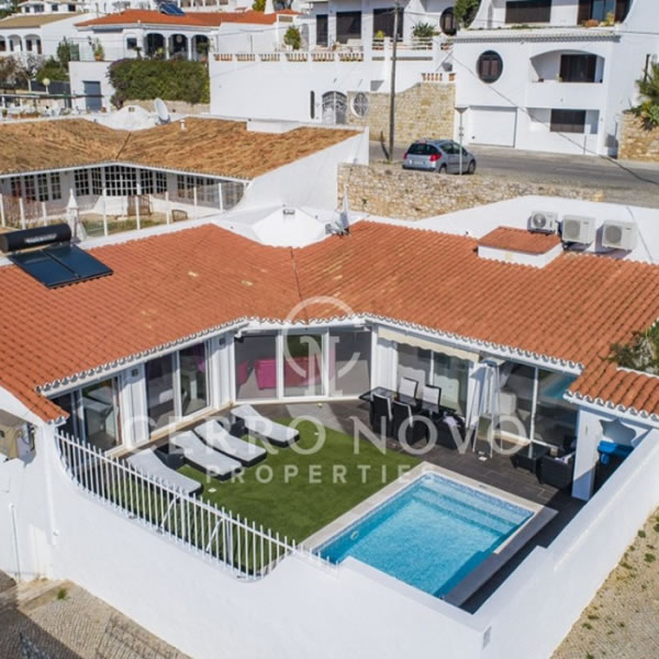 algarve_news's tweet photo. A compact single-storey villa with sea and marina views in excellent location. @CerroNovo 
https://t.co/iB0mBjJxIK
#realestate #propertyforsale #bungalow #singlestorey #Albufeira #algarve #seaview #marina https://t.co/lCPORyhYZu