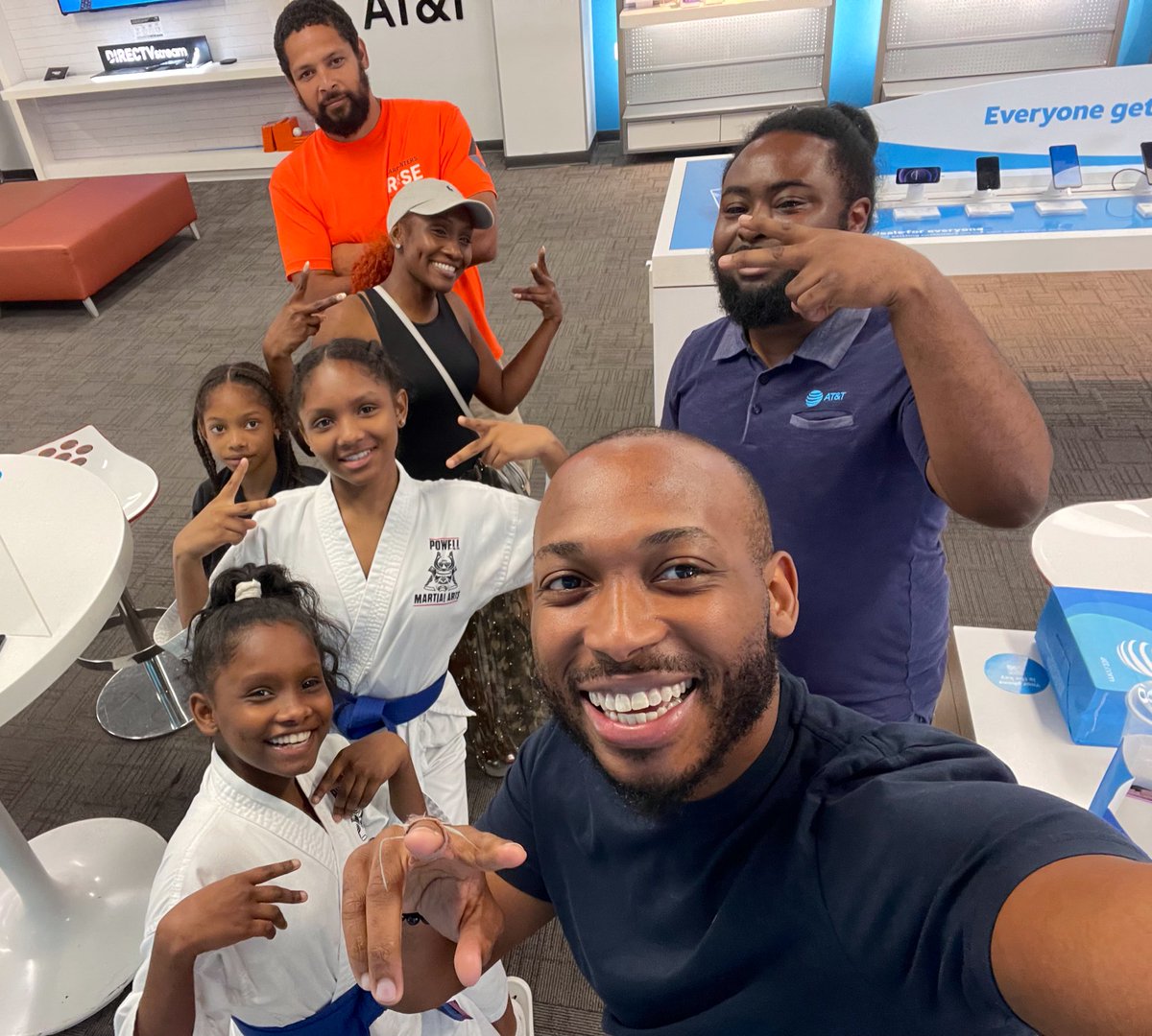 T-Mobile customer came in asking if we had a deal that they can’t refuse, Richard the rookie said “let me get my manager involved”… 3 hrs later  5 CRU lines and 1 iPad triangle finishing with 9 PPV <a href="/Niicky4750/">Nicky Nieves</a>  <a href="/GiseleLadlee/">Gisele Ladlee</a> <a href="/Danny_Perez_01/">Danny Perez</a> <a href="/judy_cavalieri/">Judy Cavalieri</a> <a href="/SSantana917/">Stanley Santana</a>