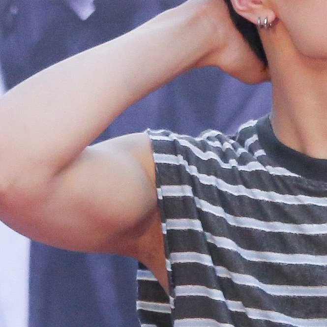 0420MEDIA's tweet photo. OHMYGOD 😵 https://t.co/UOJMluBSuE