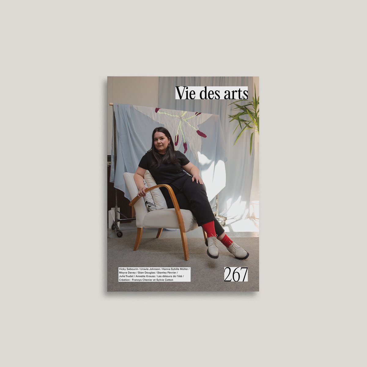 Le no 267 de Vie des arts est enfin disponible ! Procurez-vous la revue dès aujourd'hui :  viedesarts.com/revues/n267-et…
Ce numéro d'été présente le portrait de deux artistes exceptionnelles, Les Détours de l'été, ainsi qu'une Création originale et exclusive ! #viedesarts