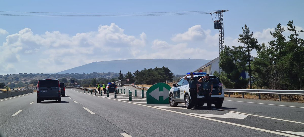 JostoMaffeo's tweet image. 🟢 AVENIDA TENIENTE CORONEL  PABLO ALONSO CASADO. 

Así se llamará la avenida de la localidad de #Valdemoro, tan ligada a la @guardiacivil  

La decisión adoptada mientras sus compañeros rendían honores al fallecido en acto de servicio durante el traslado de sus restos mortales.