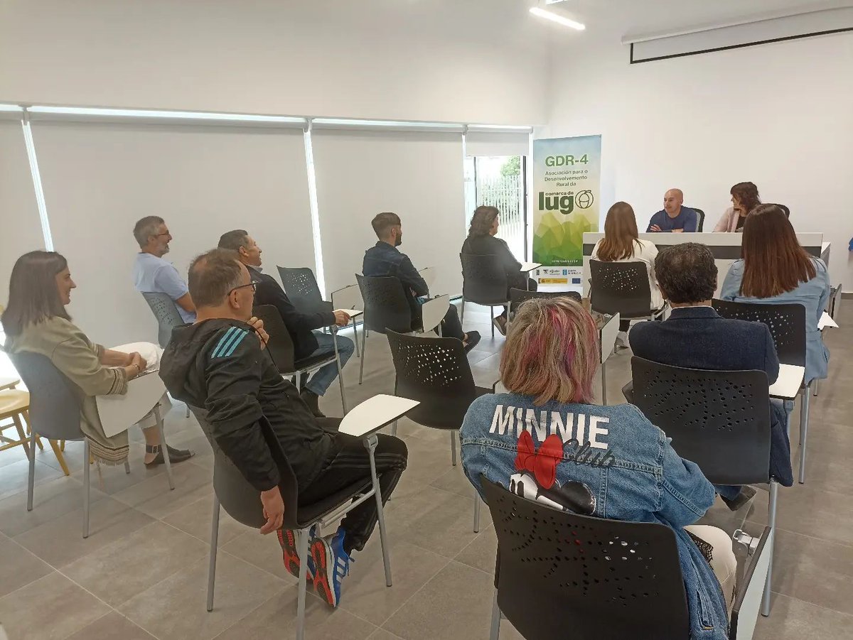 📸Imaxe da Asamblea Xeral coa incorporación dos novos socios.
👐Somos unha asociación que se rexe polo principio de portas abertas, se queres participar na elaboración da estratexia de desenvolvemento sostible 2023-2027 só tes que asociarte!🤝
ℹ️Contacta con nós📞982238000