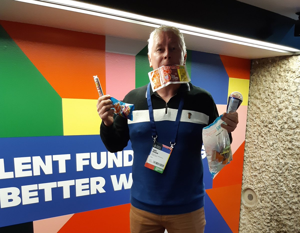 Congratulations to one of yesterday's #CIOFFC @CIOFtweets Expo Treasurer Hunt winners @KevRoweFunds . Still time to enter for a chance to win Vegan Brownies today