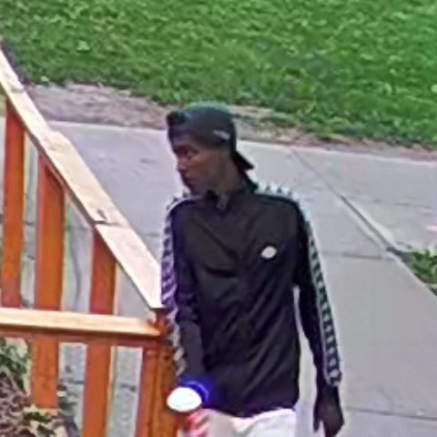 WINDSOR POLICE SERVICE UPDATE❗️
This is an updated photo of a suspect wanted for a sexual assault. If you can identify him please contact Police re: 22-55491