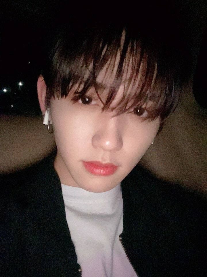 wintrewn's tweet image. Edisi pap buat pacar💌

Ps: (Mukaku disini agak serem, maaf kalo yang agak kaget ngeliat mukaku sedeket itu)
#TeumeSelcaDay #TreasureMakerSelcaDay #MASHIHO #TREASURE @treasuremembers