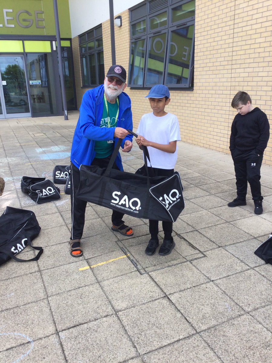 EllesmerePE's tweet photo. Primary pupils @EllesmereLeic @EllesmerePE receiving their SAQ packs to help stay active over the Summer break. Thanks to @AimStrongSport who are delivering the programme #SAQ #stayingactive #disabilitysport #physicaldevelopment https://t.co/Zsutjh2vco