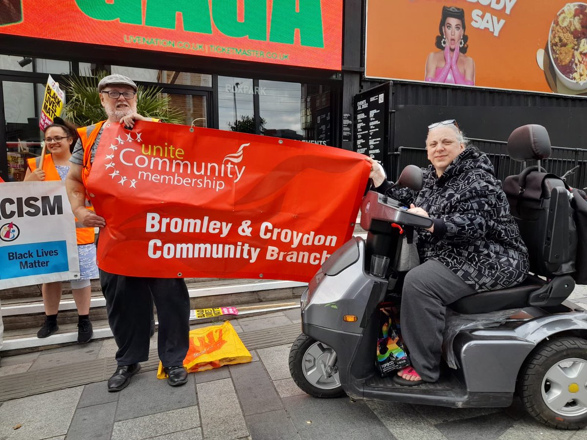 and_unite's tweet photo. #ScrapSection60
The branch supported @NoCroydonRacism demo in croydon protesting against the police using #section60 against children. Thank you to Cathy and Andy for representing the branch https://t.co/elSnd2NcdS