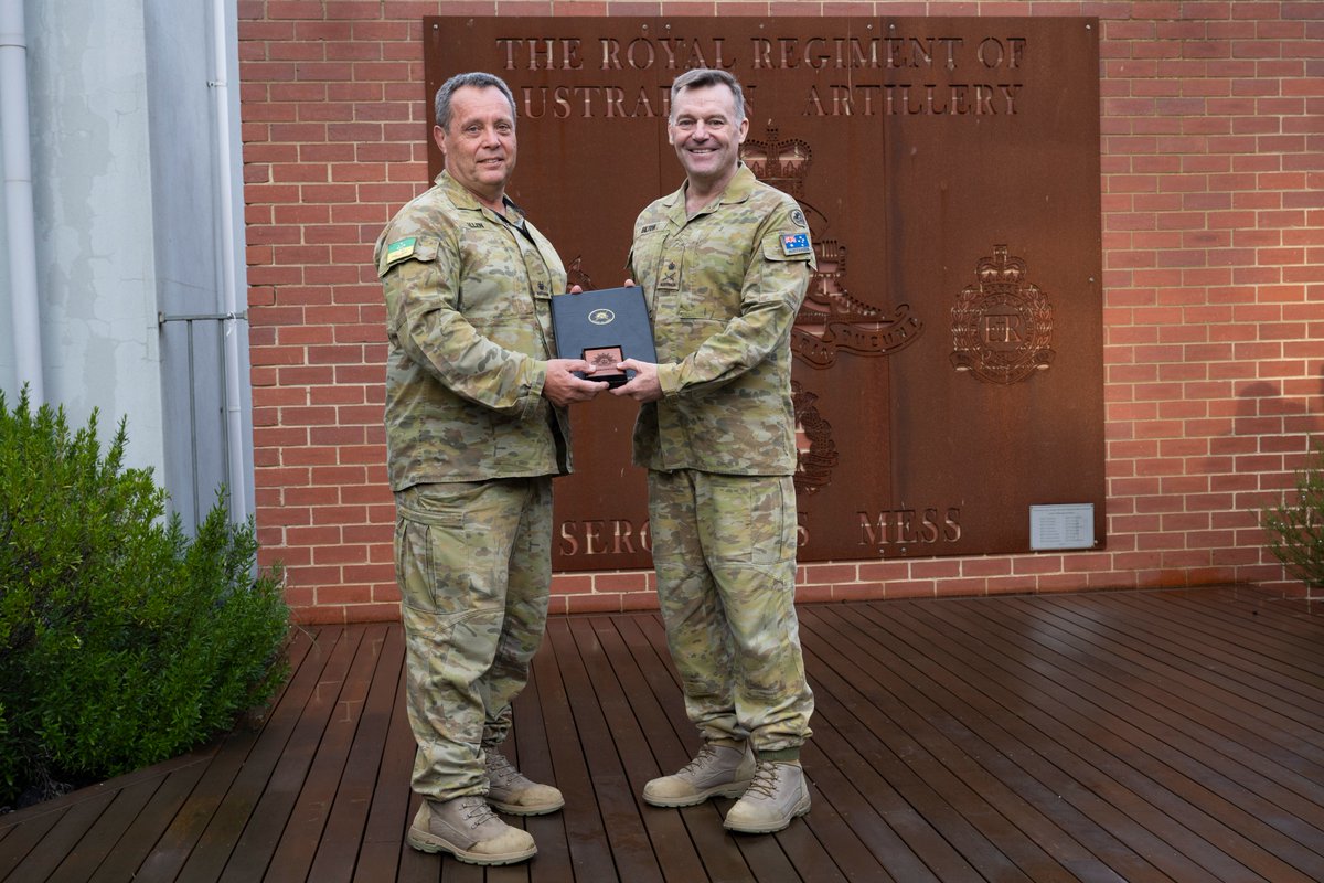 Congratulations👏to MAJ Dave Allen on reaching a significant milestone in his #AusArmy career, recently being presented with his Federation Star for 40 years’ service. Those who have served with you know the positive impact you have made to many 🙂