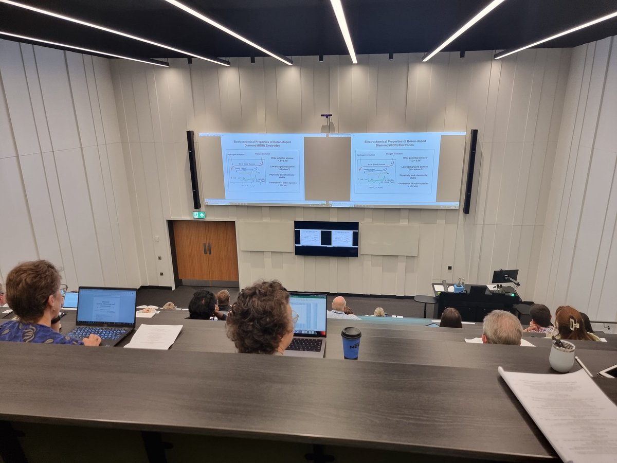 CDTR_Bristol's tweet photo. Exciting #DeBeers #Diamond conference at @warwickuni this week - diamond uses for many applications from quantum, bio, sensing, thermal applications. Great to see colleagues in person again. https://t.co/1LusLRnTdN
