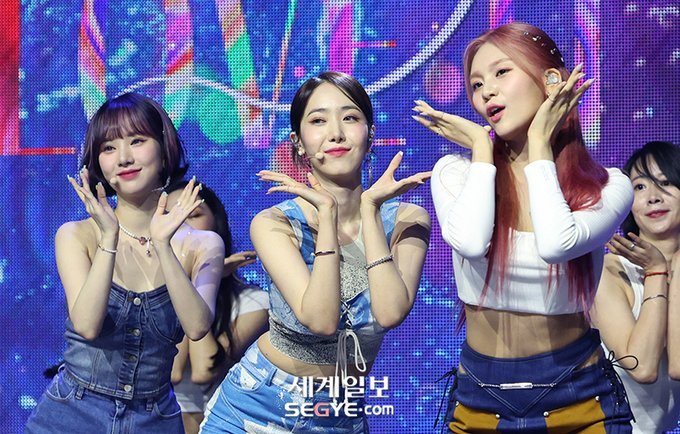 Seven_Reemaurr's tweet photo. Cung yang nggak sabar liat mv loveade!!! Koreo nan kiyowo, fresh dan sexy bersatu😆😆🍹🍹

LOVEADE OUT NOW
#SummerVibewithVIVIZ
#비비지랑_러브에이드_한잔
@VIVIZ_official https://t.co/WquU8KuxAV