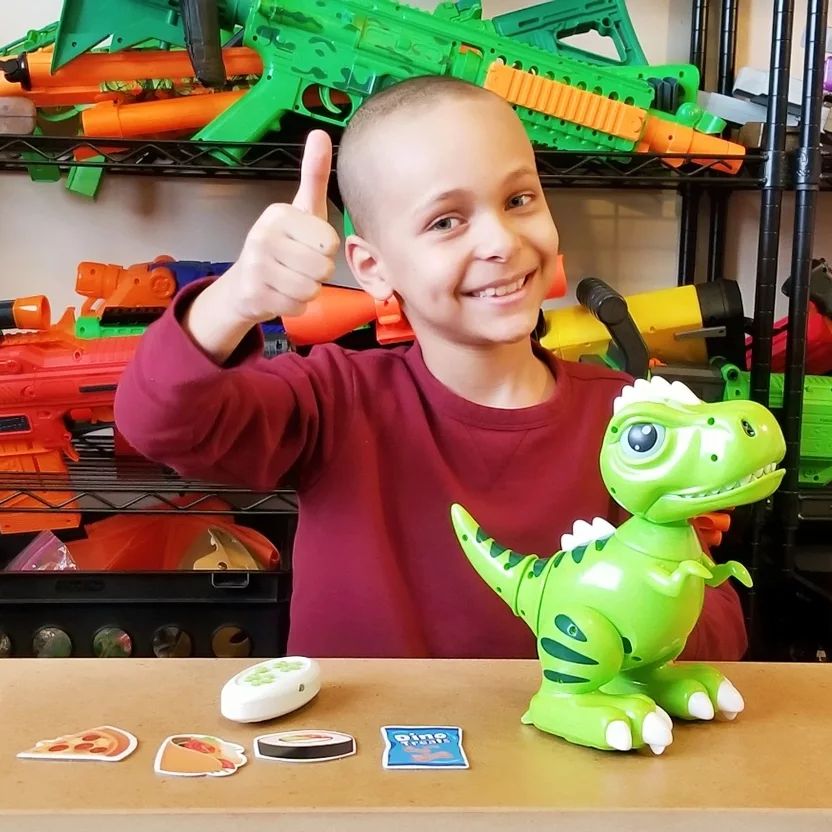 PowerYourFun's tweet photo. Alert!

You will roar in excitement like @lolwithbubba with this pet T-Rex!

Don’t miss the hilarious tricks up its claws!

See more: https://t.co/8aOs1BC9WE

#poweryourfun #rctrex #dino #dancing #toys #kids #trex #dinosaur https://t.co/OuR7JFzYr2