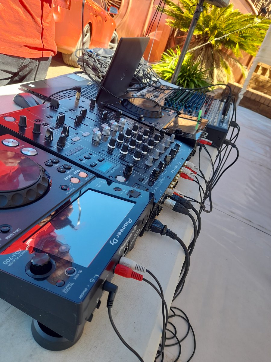 Available for sound booking this weeked.
0814084368