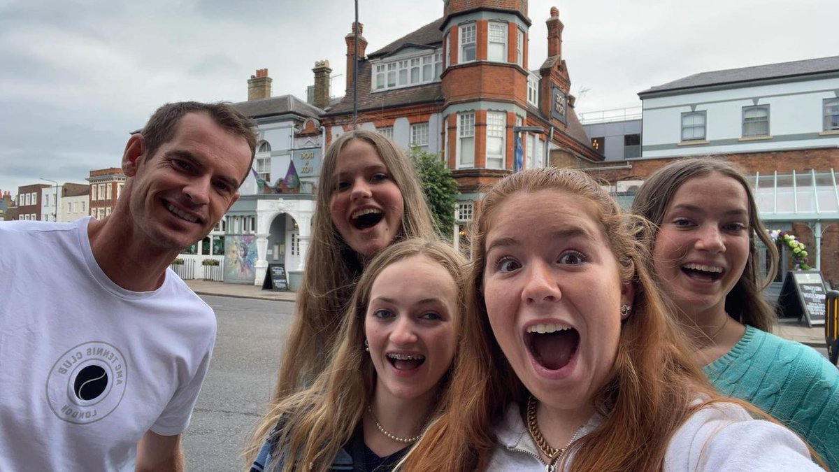 stgeorges_sport's tweet photo. Wow 🤩🤩 what a start to our @Wimbledon trip! Thanks @andy_murray for stopping to smile with #teamtgs in Wimbledon village 🎾🥳😃 https://t.co/0ESKKUaWIE