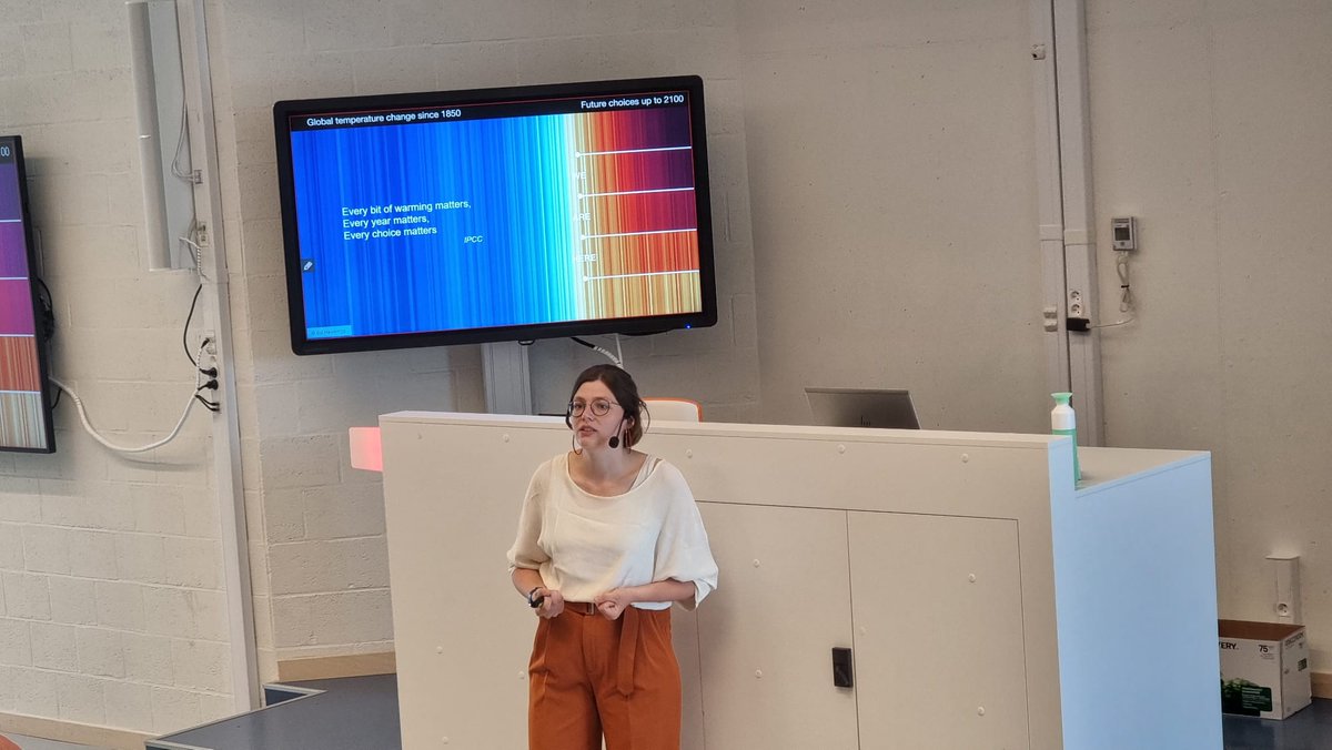 Many congratulations to Dr. @ivanderkelen on obtaining her PhD! Inne was the first doctoral researcher starting in the #BCLIMATE group @VUBrussel. A 🧵 on Inne's achievements (1/n) @nvanlipzig @avgriens @hydr_vub @VUBEngineering @ISIMIPimpact @CLMscience