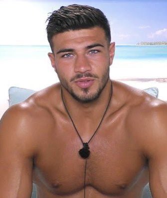 roheenaaah's tweet photo. Who we thought Ekin would be in Casa Amor vs who she has actually been #LoveIsland https://t.co/Hb33Gu501u