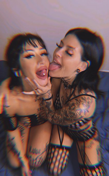 Watch hawkhatesyou's leaked NSFW photo on TwXstars