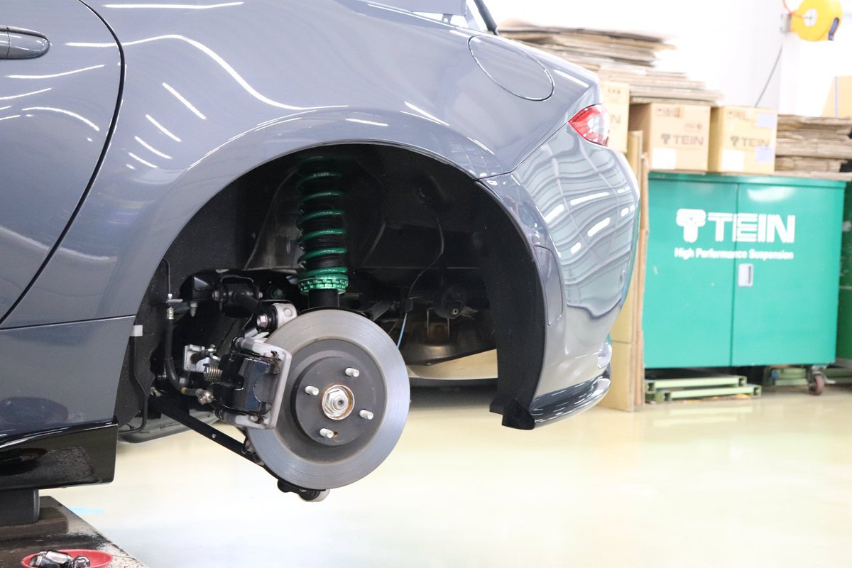 TEIN_INC's tweet photo. MAZDA ロードスター ND5RC(2022.01+)用
ストリート向け複筒式車高調「FLEX Z」が発売中です💁♂️
画像の車高はフロント-35mmリア-35mm✨
👇詳細はこちら👇
https://t.co/UVkJ7zdFni
#MAZDA #マツダ #ロードスター #ROADSTER #ND5RC
#車高調 #TEIN #単筒式 #複筒式 #MONOSPORTS #MONORACING #FLEXZ https://t.co/BnzeG6HQl7