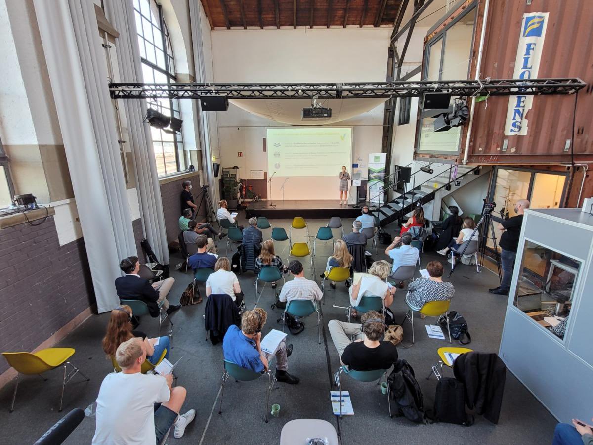 🔴 C'est maintenant ! Es ist jetzt! 

L'#atelier "Logistique durable" vient de débuter au Grünhof à Fribourg-en-Brisgau. 

Der #Workshop "Nachhaltige Logistik" hat gerade im Grünhof in Freiburg-im-Brisgau begonnen.