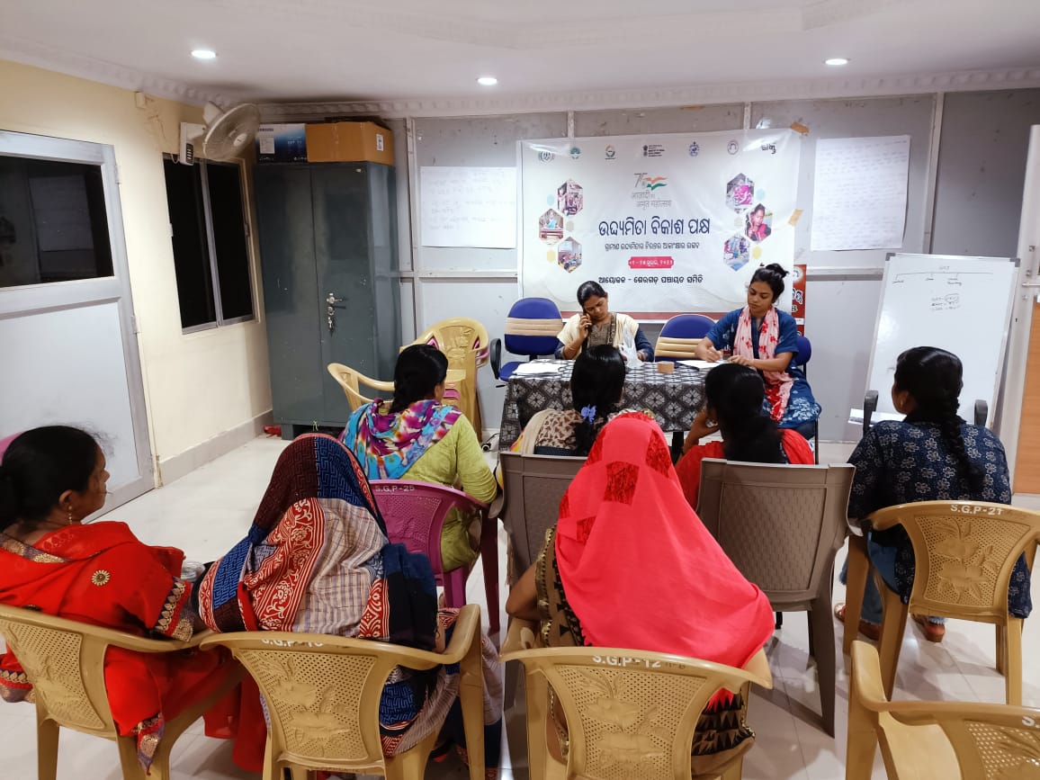 OLMGanjam's tweet photo. Organization of 'Udyamita Pakhwara' to
highlight the importance of enterprise growth and entrepreneurship development under non farm livelihoods at Different Blocks. @CMO_Odisha @mission_shakti @DAY_NRLM @OLM_Antyoday @DRDAGanjam https://t.co/Cxt7D940lL