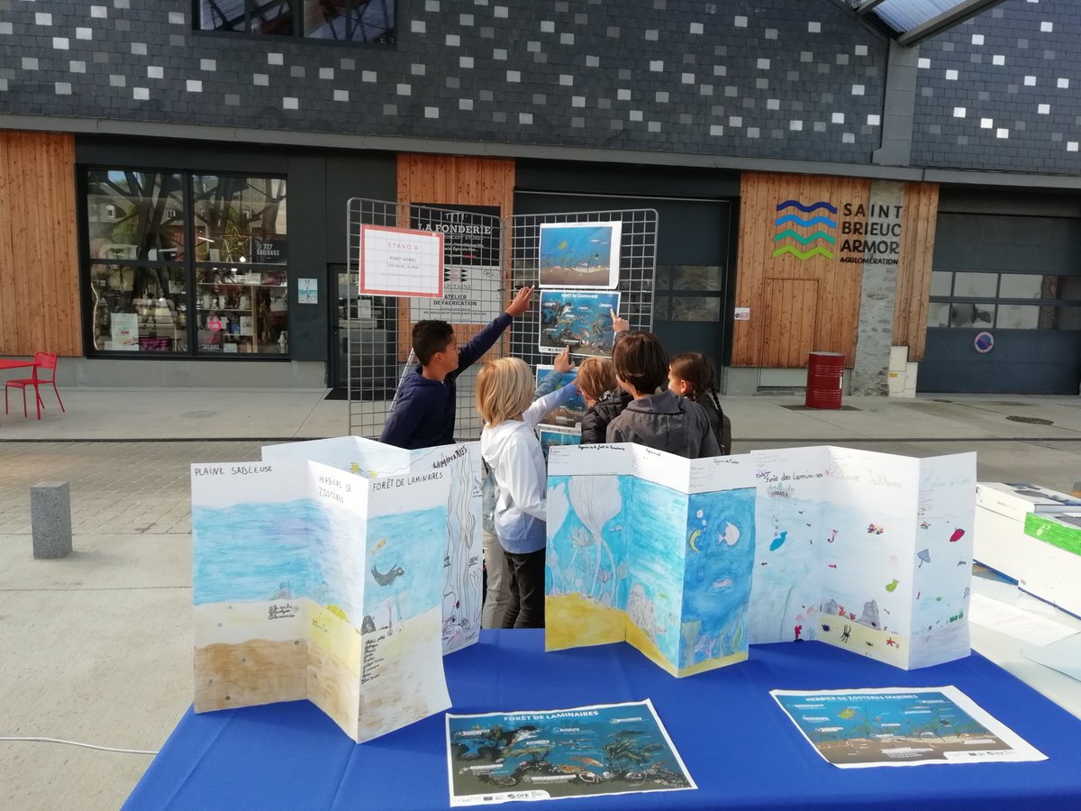 LTDSciences's tweet photo. 🌍[Sciences Marines à bord du Marama] - Forum scolaires 

Retour en images de la journée :
🔹Présentation des stands 
🔸Visite du Fablab Saint-Brieuc Factory
🔹Visite d'expositions sur le thème de l'Océan
🔸 Discussion avec Olivier Lehec, capitaine du Marama https://t.co/cn9qNTAJSj