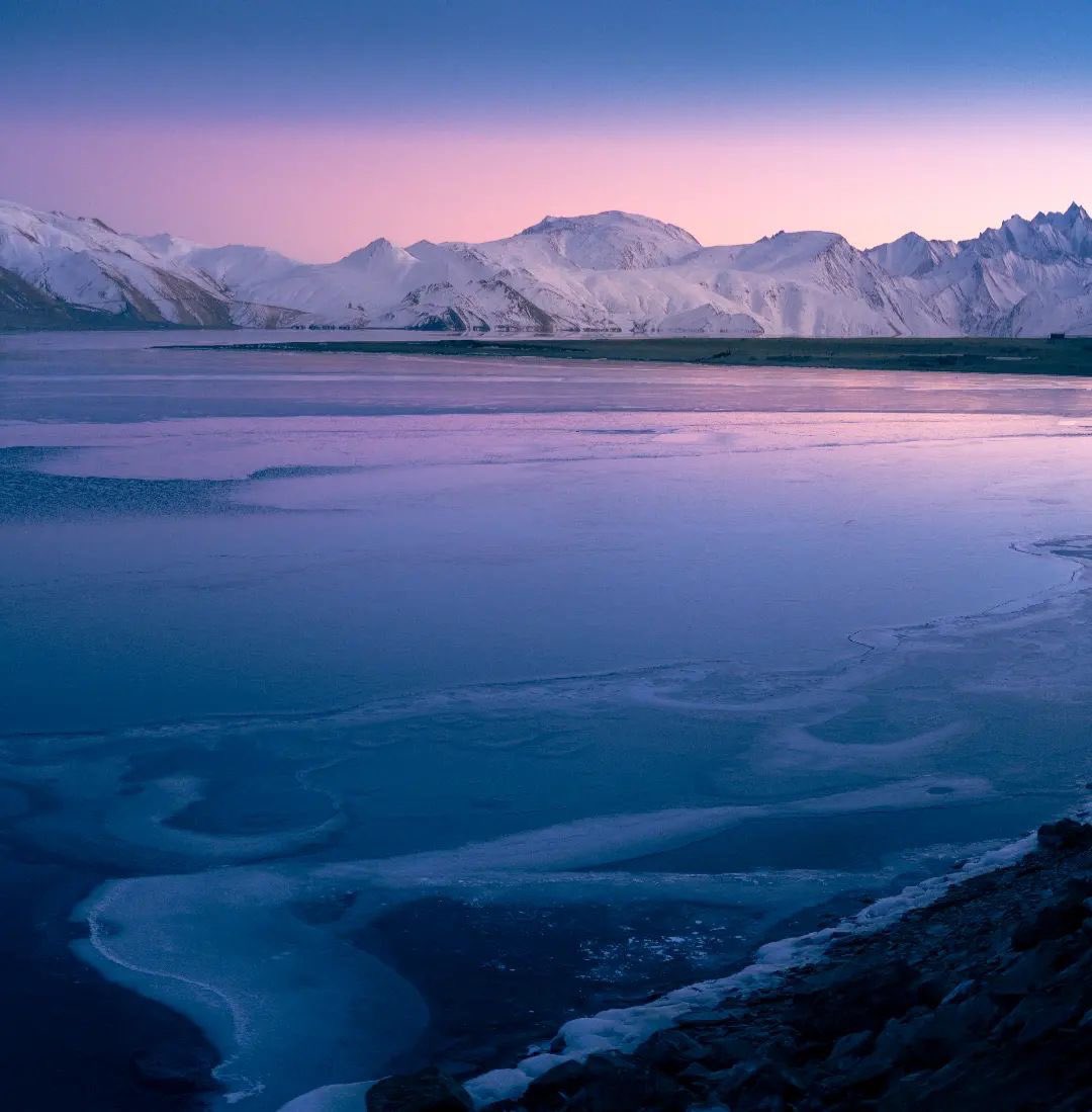 This is Tso Moriri lake one of the gems of Ladakh region.

#tsomoriri #indianlakes #travelstories #indianblogs #travel #photography #picoftheday #india #Ladakh