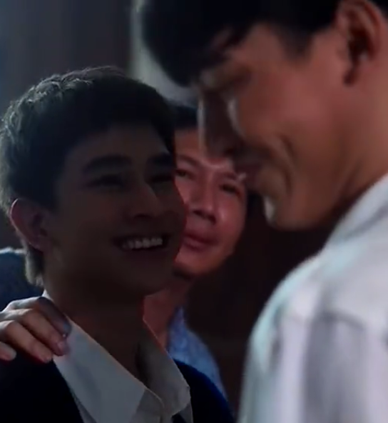 Alka89x's tweet photo. P'Ohm,What happened to you during these three years?🌚🌝😂😂😂

#เจ้าแก้มก้อน  #โอห์มไง #fluke_natouch #OhmThitiwat https://t.co/ra6WibFOZQ