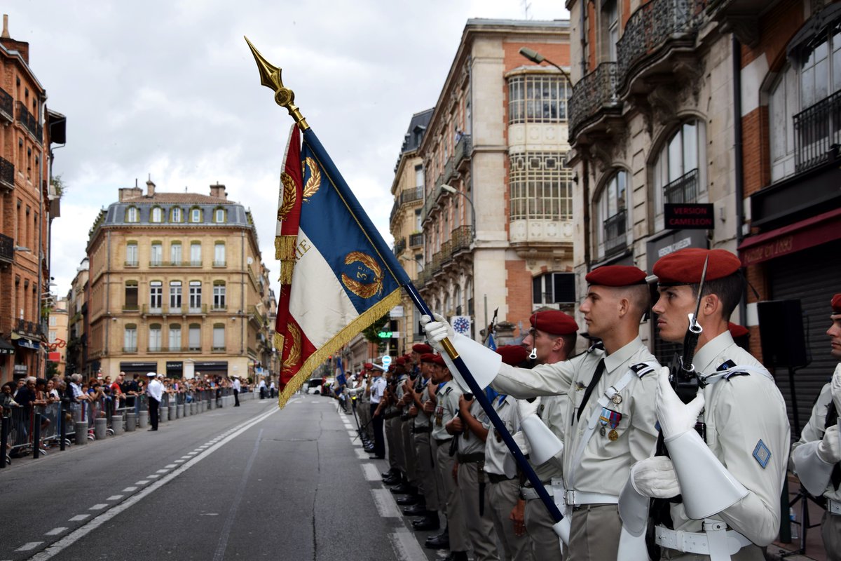 Forte de sa présence dans les territoires et soutenue par ses concitoyens, l’@armeedeterre est là dans les moments difficiles pour aider les populations mais aussi pour participer aux grands événements festifs et actions citoyennes qui contribuent à l’édifice national.