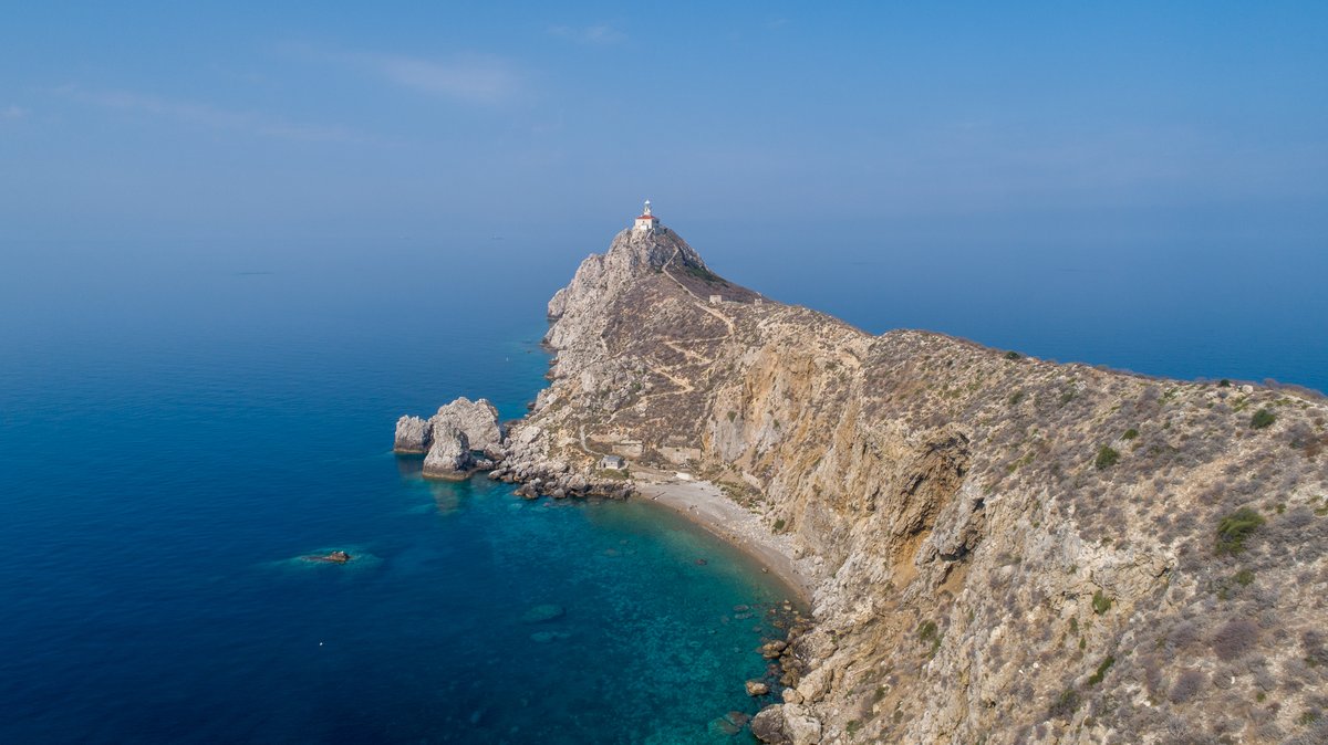 UnescoVis's tweet photo. PALAGRUŽA ISLAND, Vis Archipelago Geopark, Republic of Croatia

Photos by: Matko Petrić

#UNESCO #Croatia #island #lighthouse #sea #nature #protection #geopark #adventure https://t.co/4cPzt0FF9E
