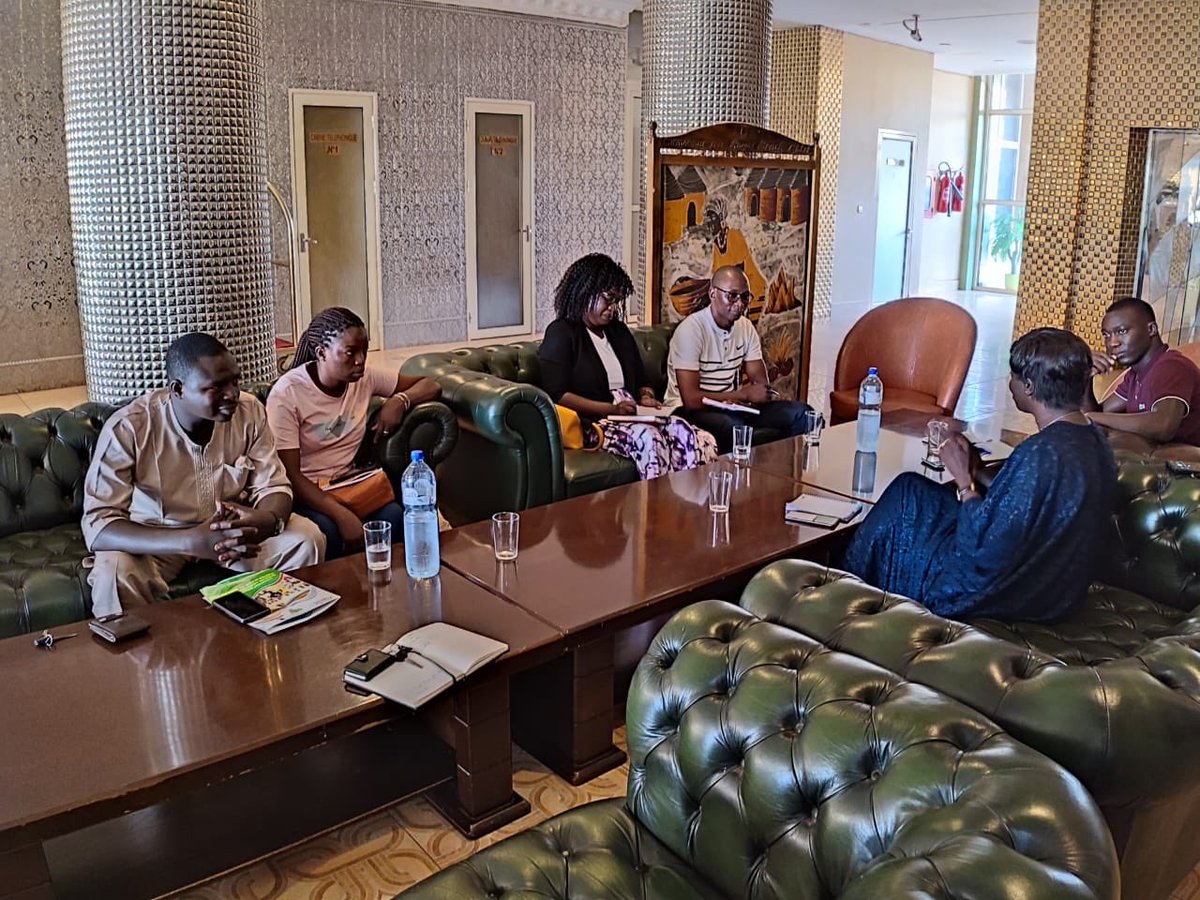 FasoEgalite's tweet photo. Rencontre d’échanges entre les sahel activistes Faso et Oxfam Sénégal.
Cette rencontre avait pour objectif de faire un bilan de la formation et des activités déjà réalisées.
Ce fut l’occasion pour nous de présenter notre plan d’action et de trouver des pistes de partenariats. https://t.co/jlqijOqyAm